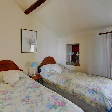 Holiday Hall * Newsham (North Yorkshire)